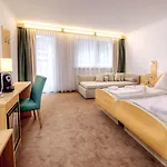 فندق Bergkristall 4*