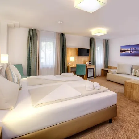 Ξενοδοχείο Bergkristall 4*